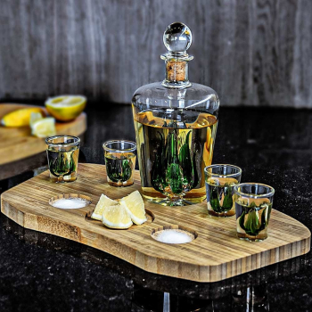 Decantor Tequila cu 4 pahare si platou servire 