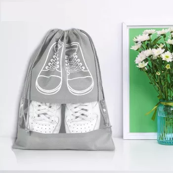 Sac depozitare incaltaminte pentru voiaj sau depozitare rezistent la praf compatibil cu masina de spalat 27 x 36 cm gri deschis 