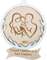 Glob de Craciun Personalizat Familie HH895 din Lemn Model Primul Craciun in 3 