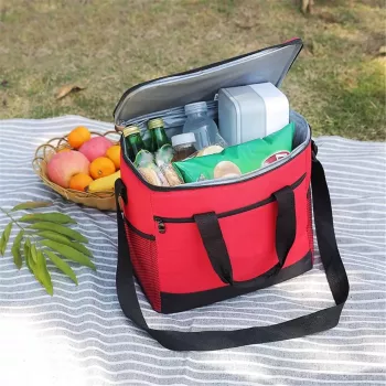 Geanta termoizolanta pentru picnic sau plaja capacitate 16l culoare Rosie 