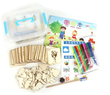 Set Montessori cu 67 sabloane din lemn cu accesorii pentru desenat si colorat Gonga® Multicolor 