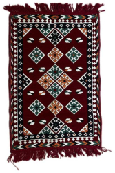 Covor rosu cu model traditional multicolor 100x60 cm 