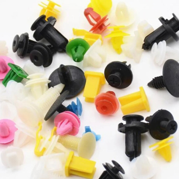 Set 100 bucati cleme auto bumbi clipsuri fixare plastice auto fete de usi auto carenaje auto 