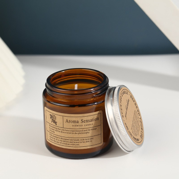 Lumanare Parfumata Flippy Model Borcan Maro Aroma de Frezie de pere 