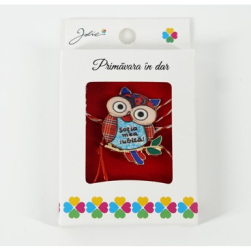 Martisor Brosa Mica in Cutie Dimensiune Brosa 2.5-3 cm Material Metal Model Bufnita Sotia mea iubita 