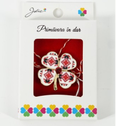 Martisor Brosa Mica in Cutie Dimensiune Brosa 2.5-3 cm Material Metal Model Trifoi Traditional 