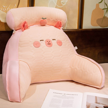 Perna Multifunctionala Flippy Spatar pentru Pat Protectie Lombara Marime Medie 60 x 40 cm din Latex Model Capybara cu Mar in Cap Roz 