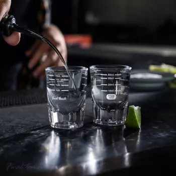Pahar sticla tip shot cu gradatii - Final Touch Multi-Level 