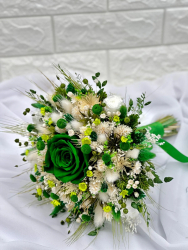Buchet mediu personalizabil cu trandafir criogenat si flori naturale uscate alb - verde smarald 