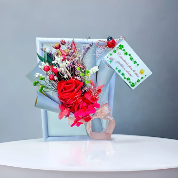 Mini aranjament floral in rama cu flori criogenate Rosu 