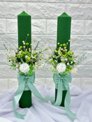 Set lumanari fagure cu aranjament alb-verde pentru cununie 42 cm cu flori criogenate si plante naturale uscate personalizabil cromatic si 