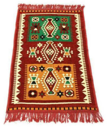 Covor rosu cu model multicolor traditional 60x150 cm 