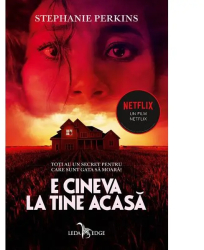 E cineva la tine acasa - Stephanie Perkins 