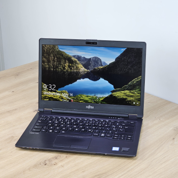 Laptop Second Hand FUJITSU LIFEBOOK U747 Procesor I5 7200U Memorie RAM 8 GB SSD 256 GB NVME Windows 10 Pro Webcam US/UK Backlight Ecran 