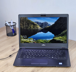 Laptop Second Hand FUJITSU LIFEBOOK U748 Procesor I5 7200U Memorie RAM 8 GB SSD 256 GB NVME Webcam US/UK Backlight Ecran 14.0 inch Grad A+ 