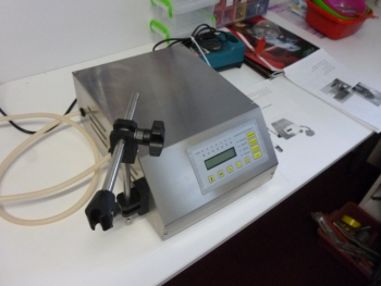 Masina imbuteliat apa/lapte 