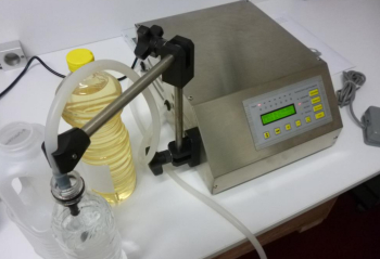 Masina imbuteliat ulei de floarea soarelui 