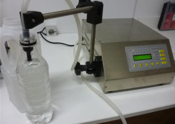 Masina imbuteliat apa plata 