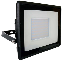 Lumina puternica reflectorizanta pentru iluminat exterior cu tehnologie avansata. 