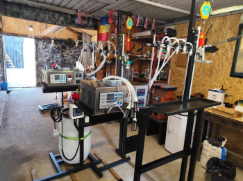 Masina de imbuteliat pentru producatori mici si mijlocii 