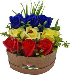 Aranjament floral 9 trandafiri cutie flori de sapun tricolor