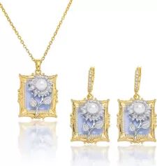 Set bijuterii vintage placate cu aur de 18 K cu floare-perla si strasuri