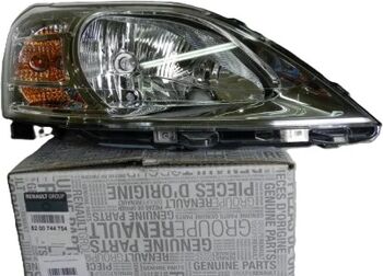 Far dreapta original Dacia Logan facelift OEM 8200744754