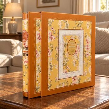 Album foto premium cu cutie 500 poze 10x15 cm 50 file coperta carton gros model floral vintage 34x32x6 cm Galben