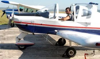 Lectie de zbor cu avionul și invitati in Brasov — imaginea 2