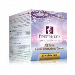 Crema hidratanta de fata cu minerale de la Marea Moarta 