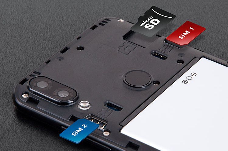 Smartphone dual SIM Smartphone dual SIM
