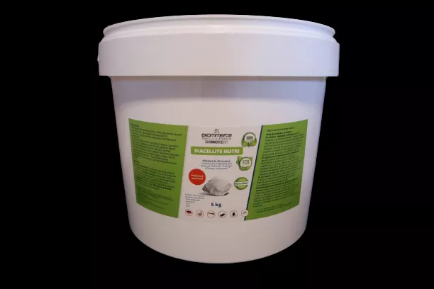 Produs paduchi pasari curte purici caini si pisici - Pamant de Diatomee - Galeata 5 kg
