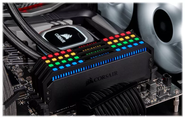 CORSAIR Dominator Platinum DDR4 32GB 【公式通販】