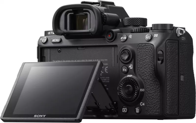 Aparat foto Mirrorless Sony Alpha A7III 24.2 MP + Obiectiv SEL2870