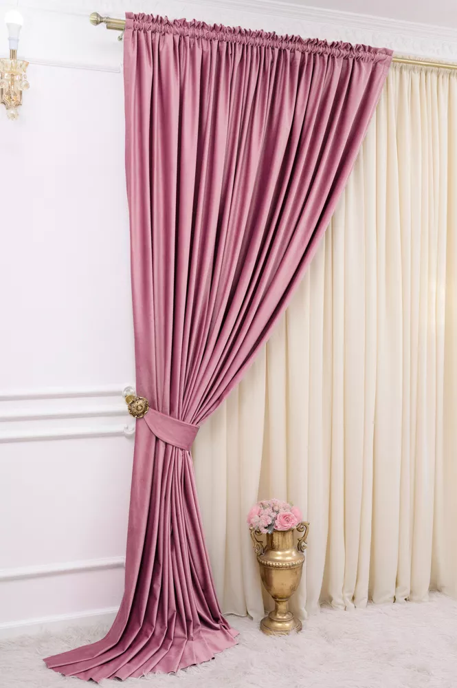 Catifea Roz Draperie din catifea roz cu rejansa uni opaca 300x250 oaz3_951063149 ...