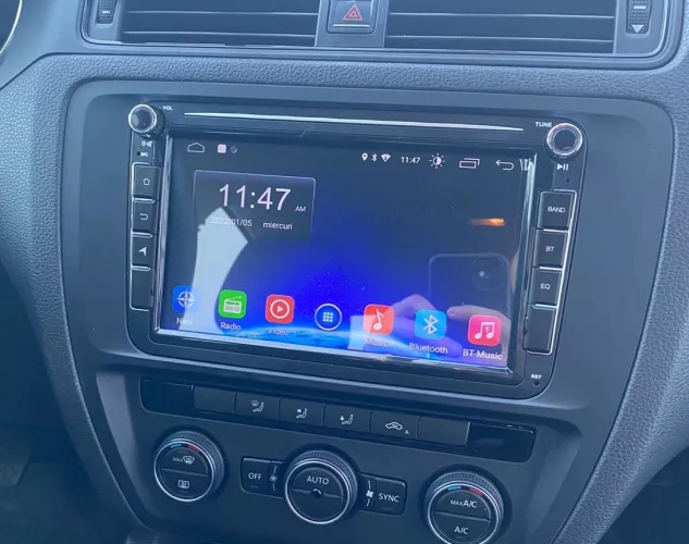 Navigatie Android 13 cu Android auto & Carplay Wireless 2GB RAM 32