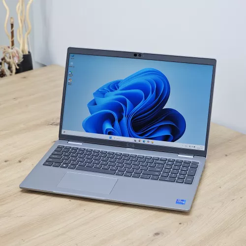 Laptop Refurbished DELL PRECISION 3560 Procesor I7 1165G7 Memorie