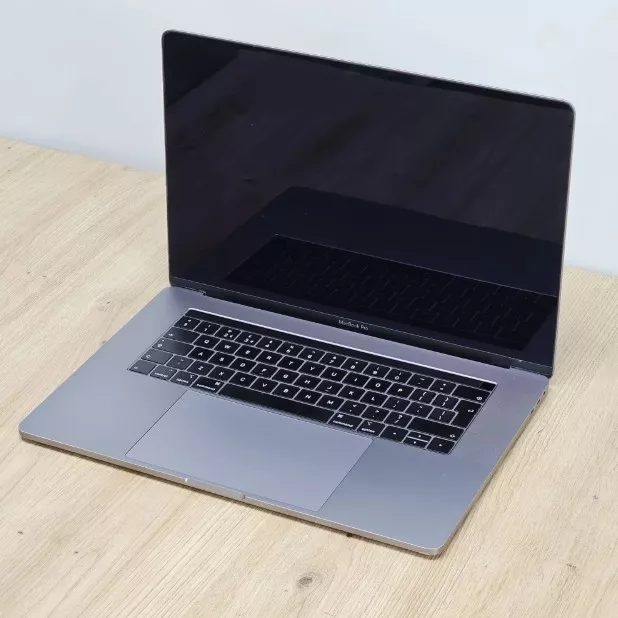 Apple MacBook Pro 15 1/A1990 Refurbished I7-8750H 16 GB RAM 512 GB