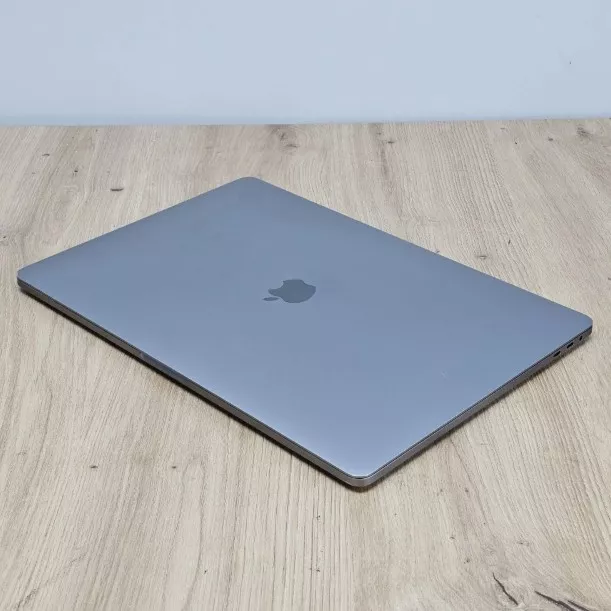 Apple MacBook Pro 15 1/A1990 Refurbished I7-8750H 16 GB RAM 512 GB