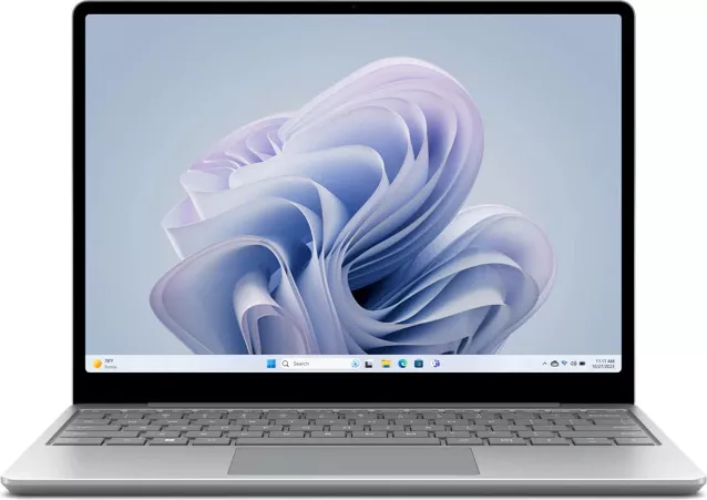 Laptop Microsoft Surface Go 3 cu procesor Intel Core i5-1235U pana