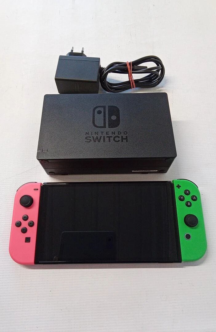 Consola Nintendo Switch negru - RESIGILAT