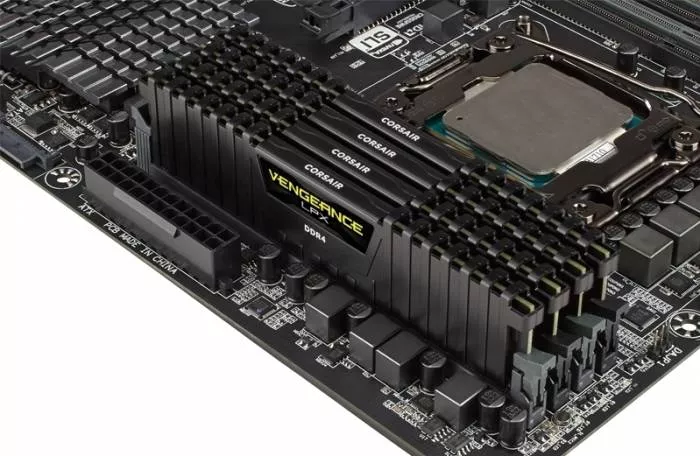 RAM Corsair DDR4 16GB 2666MHz CL16 Vengeance LPX